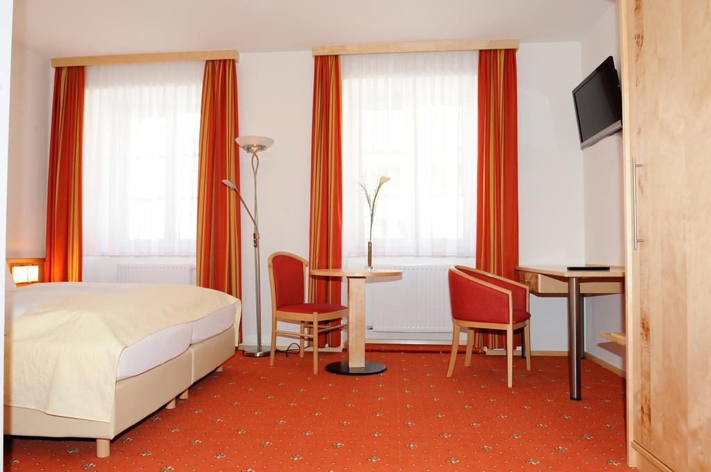 Hotel-Gasthof-Fleischerei - Zur Alten Post Schwanberg Quarto foto